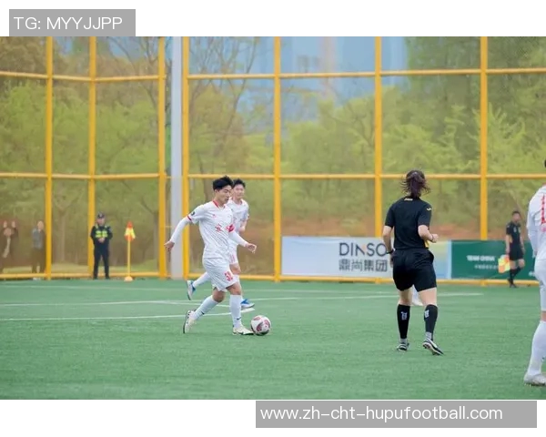 足球啦啦队的激情与魅力如何点燃赛场氛围与球迷热情 足球啦啦队的激情与魅力如何点燃赛场氛围与球迷热情