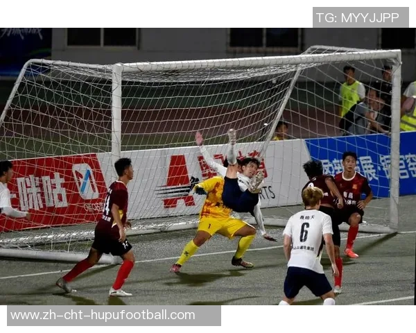 足球评论员的视角解析比赛背后的战术与情感交织 足球评论员的视角解析比赛背后的战术与情感交织