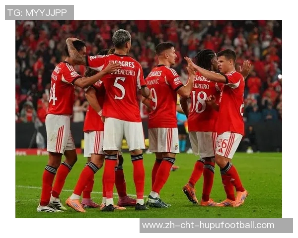 大巴黎主场迎战伊斯坦布尔全力争胜展现球队实力与风采 大巴黎主场迎战伊斯坦布尔全力争胜展现球队实力与风采